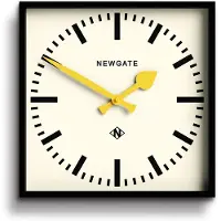 Newgate Number Five wandklok geel 33cm