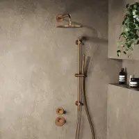 Saniclear Uni inbouw regendouche 25cm geborsteld koper PVD met wandarm, glijstang en staafhanddouche
