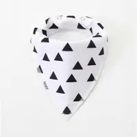 Jumada 's - Slabbetjes - Slabber - Bandana - Driehoek - Driehoekjes - Wit - Zwart - Baby - Babykamer - Kraamkado - Uitzetlijst baby - slabber