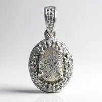 Cavill - Zilveren Hanger - 925 Sterling Zilver - Ovale Labradoriet 0,66 ct uit Madagaskar - 16 Witte Topazen 0,084 ct - Elegant & Tijdloos