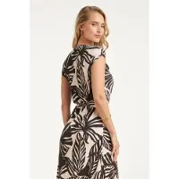 Smashed Lemon Wikkeleffect maxi-jurk met bladprint in zwart en ecru |