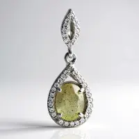 Cavill - Elegante Zilveren Hanger 925 Sterling Zilver - 0.9 ct Ovale Madagaskar Labradoriet - 39 Cambodjaanse Zirkon - 25x9.5 mm