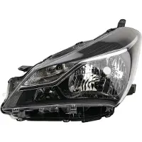 Netparts24 Johns, halogeenkoplamp, geschikt voor Toyota Yaris XP13, modeljaren 2017-, linkerzijde (van de motor), voor dimlicht