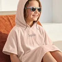 Yoursurprise Kinderponcho met naam - 6/12 jaar - Roze