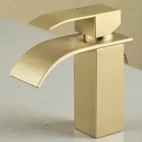 Auralum Max Wastafelkraan - Waterbesparend - Badkamerkraan Goud - Watervalkraan - Badkamer Kraan - inclusief aansluitingen - Goud