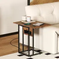 MODFU – Bijzettafel – Uitschuifbaar & Inklapbaar – Met Oplaadstation (2x stopcontact, USB, USB-C) – C-vorm voor naast bank of bed – Industrieel hout en metaal – Bruin – 39x29x57 cm