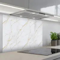 KitchenYeah Spatscherm 90x60 cm - Zelfklevende achterwand Wit - Marmer print - Goud - Luxueus - Keuken muurbeschermer - Spatwand fornuis