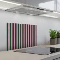 KitchenYeah Spatscherm 60x45 cm - Zelfklevende achterwand Verticale strepen - Groen - Roze - Keuken muurbeschermer - Spatwand fornuis