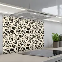 KitchenYeah Spatscherm 80x55 cm - Zelfklevende achterwand Bloemen - Dessin - Zwart - Keuken muurbeschermer - Spatwand fornuis