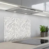 KitchenYeah Spatscherm 70x50 cm - Zelfklevende achterwand Zebra - Motief - Grijs - Keuken muurbeschermer - Spatwand fornuis