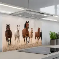 KitchenYeah Spatscherm 90x60 cm - Zelfklevende achterwand Kudde paarden - Stofwolk - Bruin - Zwart - Keuken muurbeschermer - Spatwand fornuis