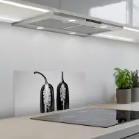 KitchenYeah Spatscherm 70x30 cm - Zelfklevende achterwand Pepers - Zwart - Wit - Zaadlijsten - Keuken muurbeschermer - Spatwand fornuis