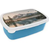 MuchoWow Broodtrommel Blauw - Lunchbox Bergen - Water - Bomen - Brooddoos 18x12x6 cm - Brood lunch box - Broodtrommels voor kinderen en volwassenen