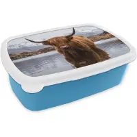 MuchoWow Broodtrommel Blauw - Lunchbox Schotse hooglander - Bruin - Water - Brooddoos 18x12x6 cm - Brood lunch box - Broodtrommels voor kinderen en volwassenen