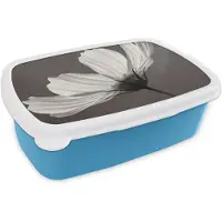 MuchoWow Broodtrommel Blauw - Lunchbox Bloem - Minimalistisch - Zwart - Wit - Brooddoos 18x12x6 cm - Brood lunch box - Broodtrommels voor kinderen en volwassenen