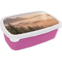 MuchoWow Broodtrommel Roze - Lunchbox Zonlicht - Mist - Bergen - Bomen - Brooddoos 18x12x6 cm - Brood lunch box - Broodtrommels voor kinderen en volwassenen