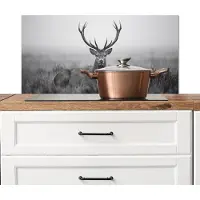 KitchenYeah Spatscherm keuken 90x45 cm - Kookplaat achterwand Hert - Mistig - Zwart - Wit - Muurbeschermer - Spatwand fornuis - Hoogwaardig aluminium