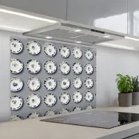 KitchenYeah Spatscherm 90x70 cm - Zelfklevende achterwand Borden - Bloemen - Blauw - Wit - Keuken muurbeschermer - Spatwand fornuis