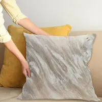 Abakuhaus Architectuurkussenhoes – Marmerontwerp – Water- en vuilbestendig – 60x60 cm – Warm Taupe en Pale Tan
