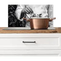KitchenYeah Spatscherm keuken 70x30 cm - Kookplaat achterwand Tomaten - Chef - Zwart - Wit - Muurbeschermer - Spatwand fornuis - Hoogwaardig aluminium