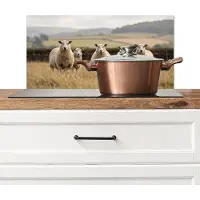 KitchenYeah Spatscherm keuken 70x30 cm - Kookplaat achterwand Schapen - Weidenlandschap - Heuvels - Muurbeschermer - Spatwand fornuis - Hoogwaardig aluminium
