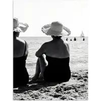 PosterMonkey Poster 90x120 cm - Vrouwen - Zonnehoed - Strand - Zwart - Wit - Posters - Kamer decoratie - Wanddecoratie woonkamer - Muurdecoratie slaapkamer