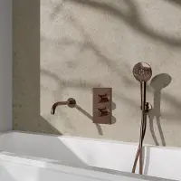 FortiFura Calvi Badkraan set - uitloop - 22cm inkortbaar - gladde slang - ronde handdouche - inbouwdeel - wandhouder - geborsteld koper PVD SW799407/SW970045/SW970047/SW1122515/SW1159496