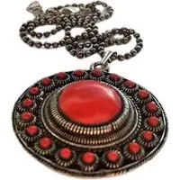 Zeeuws Meisje - Ketting Zeeuwse knoop grote bol midden rood, met lange en korte bolletjesketting