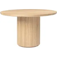 Gubi Moon Eettafel Ø120 cm | Solid Oak Soap Treated