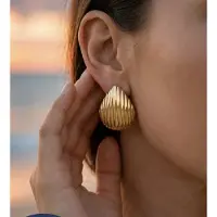 Vibe - Shell- goud - oorbel - juweel - geschenk - verjaardag - zomer - oorksteker