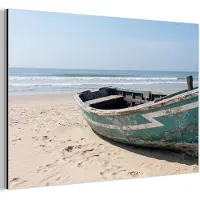 MuchoWow Aluminium schilderij 60x40 cm - Wanddecoratie metaal - Boot - Zandstrand - Zee - Metalen muurdecoratie woonkamer - Decoratie industrieel - Foto op dibond - Industriële accessoires slaapkamer