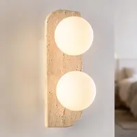 LumenXL 2-lichts wandlamp Artea van travertin (natuursteen) met glazen bollen