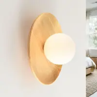 LumenXL Wandlamp Ruva van lichthout en melkwit glas