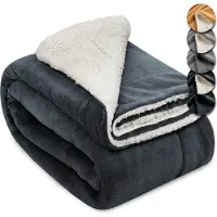 Beautissu Alina - Sherpa Deken Plaid 150x200cm Dik Winter Fleece Deken XXL Antraciet & Wit - Super Zacht & Warm Fleece Plaid met Schapenvacht Uitstraling