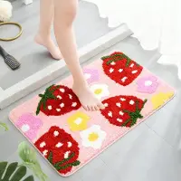 Unyqoos Stijlvolle roze badmat met bloemen- en aardbeimotief en antislip onderzijde