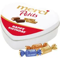 Merci Petits 115g "Happy Birthday" - Geschenkdoos hartje met mix van individueel verpakte mini chocolaatjes - Chocolade cadeau - Chocolade mix in tinbox