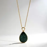Cavill - 925 Sterling Zilver Ketting met 23,5 Karaat Baltische Barnsteen & Fuchsiet - Vergulde Druppelvorm Hanger - Elegante Natuurlijke Sieraden