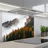 KitchenYeah Spatscherm 80x55 cm - Zelfklevende achterwand Berg - Mist - Bos - Keuken muurbeschermer - Spatwand fornuis