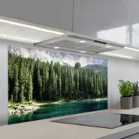 KitchenYeah Spatscherm 120x60 cm - Zelfklevende achterwand Berg - Bomen - Water - Keuken muurbeschermer - Spatwand fornuis