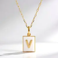 Cavill - Zilveren Halsketting - 925 Sterling Zilver Verguld - Verstelbaar 45-50 cm - Minimalistische V Letterhanger - Elegant Dames Sieraad