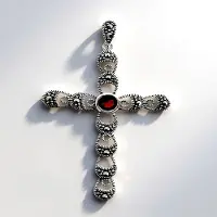 Cavill - Zilveren Hanger - 925 Sterling Zilver - Mozambique Granaat 0,6 ct Rond Slijpsel - 12 Marcasiet 0,18 ct - Elegante Kruishanger 60x35 mm