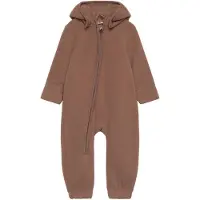 En fant Overall bruin
