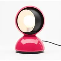 Artemide Eclisse x Squid Game tafellamp Special Edition Guard pink