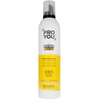Revlon Mousse met een gemiddelde hold, ideaal om uw stijl te definiëren en uw haar met uw handen te vormen.