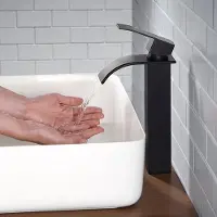 CECIPA MAX Wastafelkraan Zwart - Waterval Badkamerkraan - 304 RVS - Mengkraan inclusief PEX aansluitingen - Mat Zwart - Warm en Koud