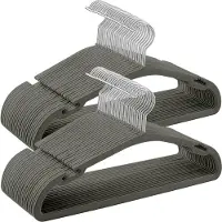 Songmics - Kledinghangers - Fluwelen Kledinghangers - Antislip met Brede Schouderuitsparingen - Ruimtebesparend voor Garderobe