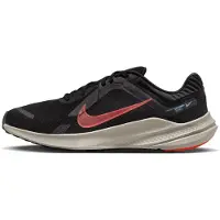 Nike Quest 5, kleur: zwart, steengrijs, laserblauw, felrood - EU maat 44,5
