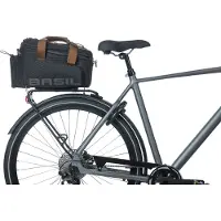 Basil Miles XL Pro Bagagedragertas 9-36L Zwart/Grijs Waterdicht Uitklapbaar Geïsoleerd Bidonvak Voor Fietsvakantie & Dagtocht