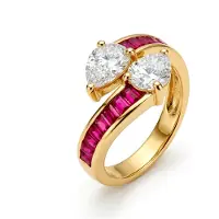 Luxenter Ring met robijnkleurige zirkonia afgewerkt in 18 karaats geelgoud - Darbia