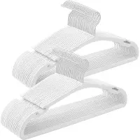 Famanu – Fluwelen kleerhangers - set van 50 - 43 x 21 cm - fluwelen hangers - antislip - brede schouderinkepingen - stang voor broeken - 360° draaibare haak - ruimtebesparend - wolkenwit